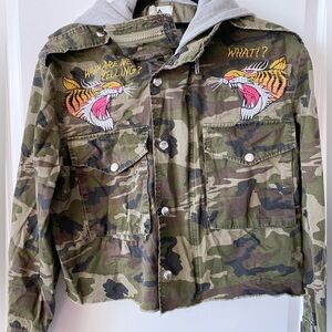 UNIF tigers yelling cropped camo jacket with hood